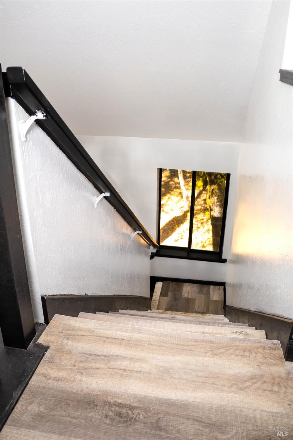 Detail Gallery Image 16 of 25 For 1946 Lupine Way, Willits,  CA 95490 - 2 Beds | 2 Baths