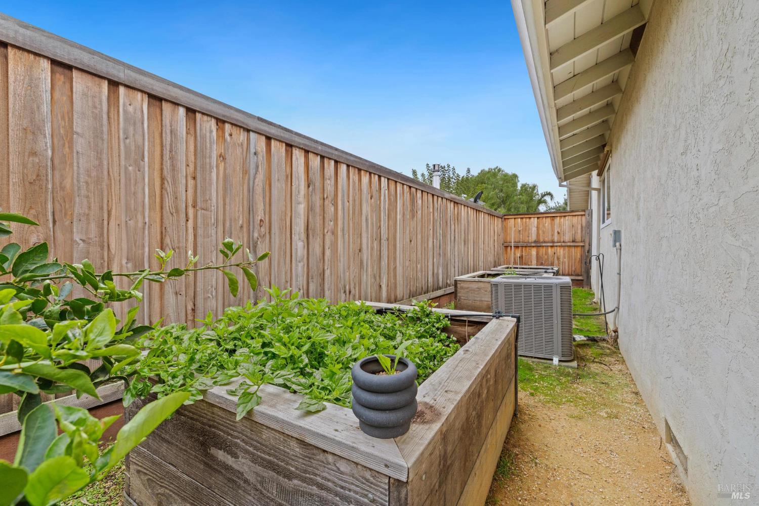 Detail Gallery Image 39 of 45 For 625 Cypress St, Dixon,  CA 95620 - 3 Beds | 2 Baths