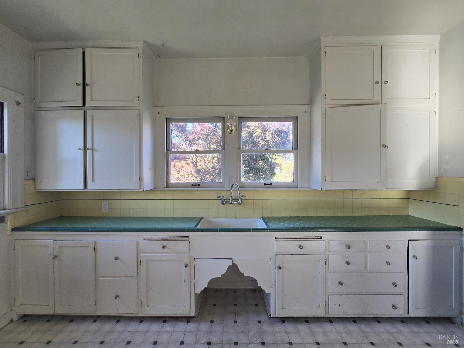 Detail Gallery Image 11 of 24 For 597 Seymour St, Napa,  CA 94559 - 3 Beds | 1 Baths