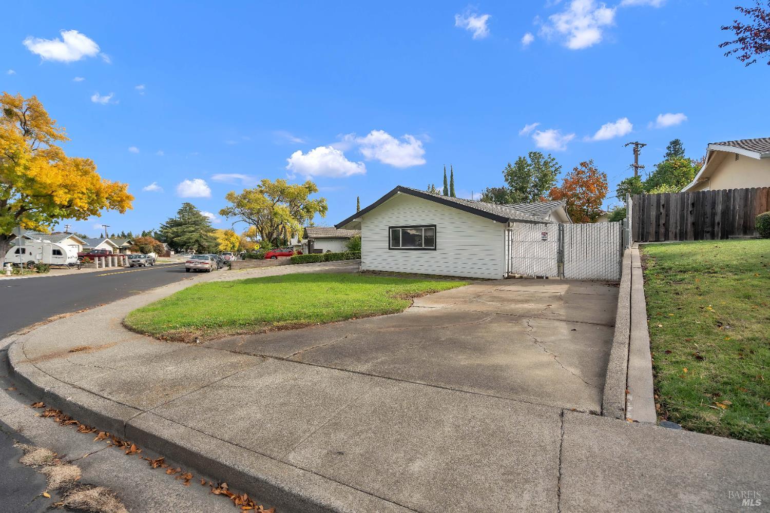 Detail Gallery Image 3 of 23 For 301 Markham Ave, Vacaville,  CA 95688 - 2 Beds | 1 Baths