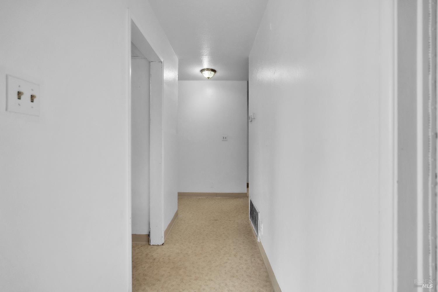 Detail Gallery Image 5 of 23 For 301 Markham Ave, Vacaville,  CA 95688 - 2 Beds | 1 Baths