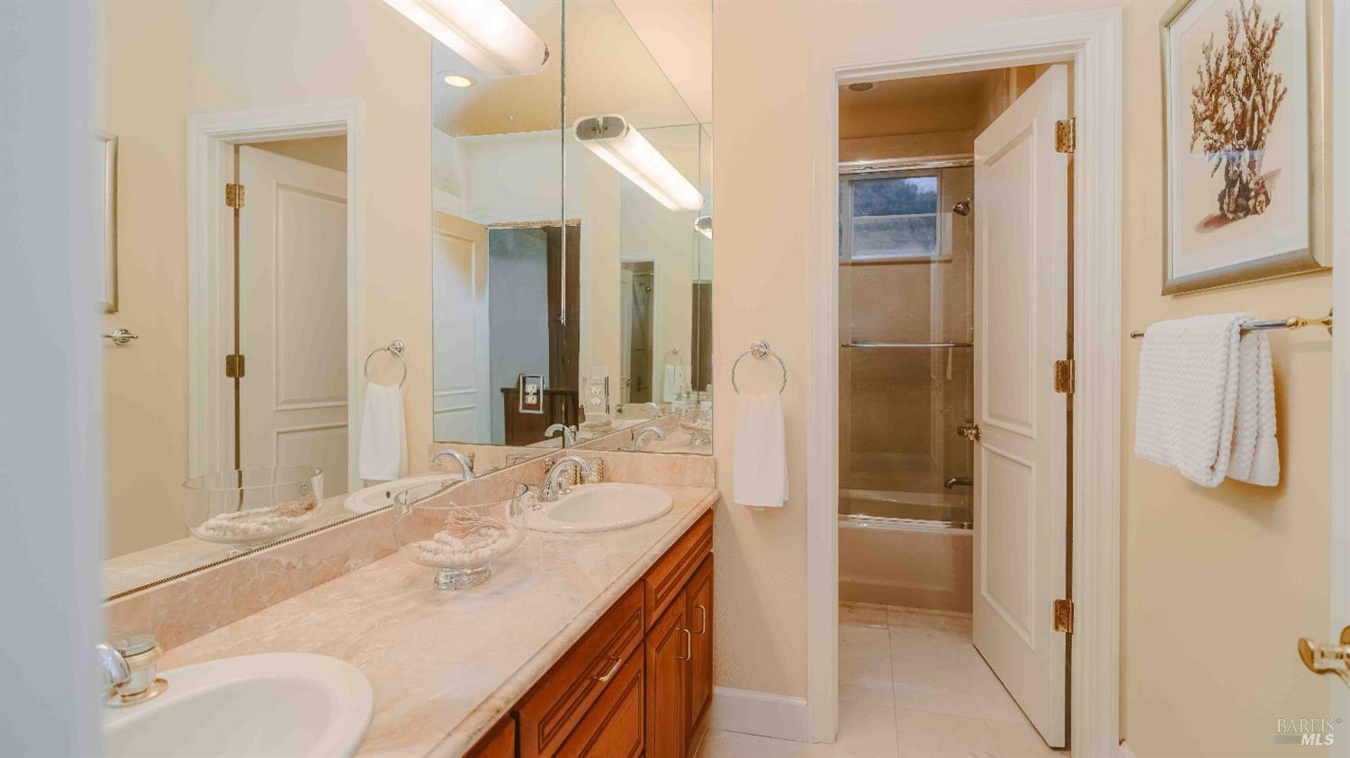 Detail Gallery Image 22 of 74 For 6 Leona Dr, San Rafael,  CA 94903 - 4 Beds | 3/1 Baths