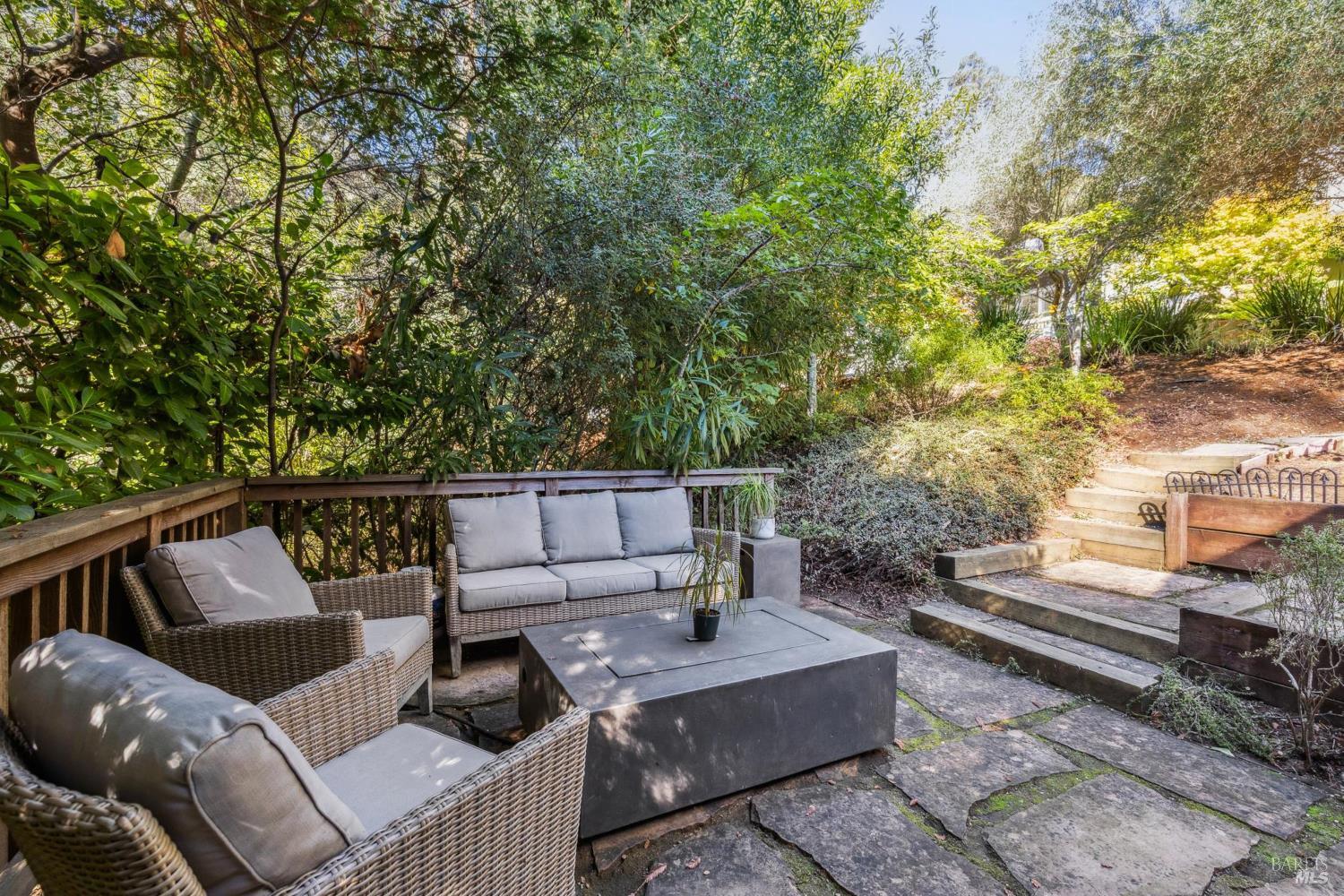 Detail Gallery Image 25 of 58 For 529 Alta Way, Mill Valley,  CA 94941 - 4 Beds | 2/1 Baths