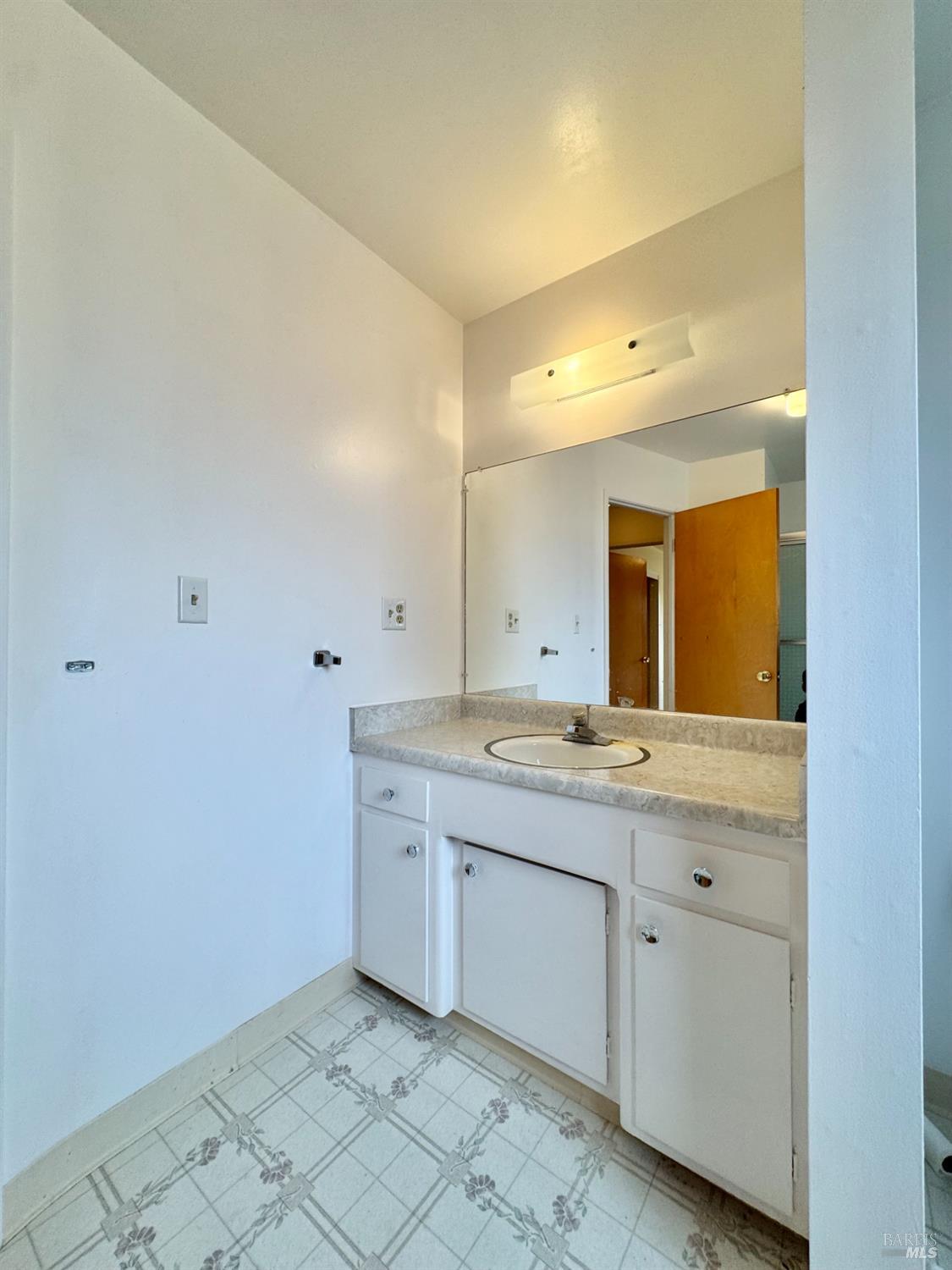Detail Gallery Image 19 of 31 For 2760 Clifford St, Napa,  CA 94558 - 3 Beds | 2 Baths