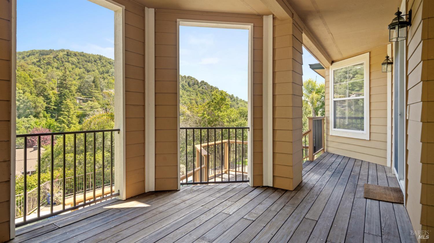 Detail Gallery Image 39 of 74 For 6 Leona Dr, San Rafael,  CA 94903 - 4 Beds | 3/1 Baths