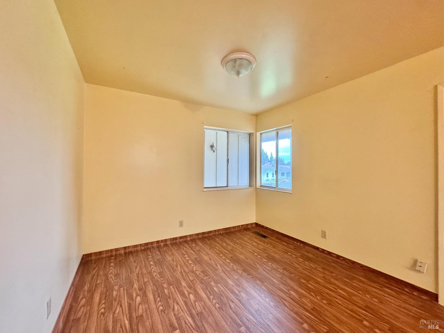 Detail Gallery Image 12 of 31 For 2760 Clifford St, Napa,  CA 94558 - 3 Beds | 2 Baths