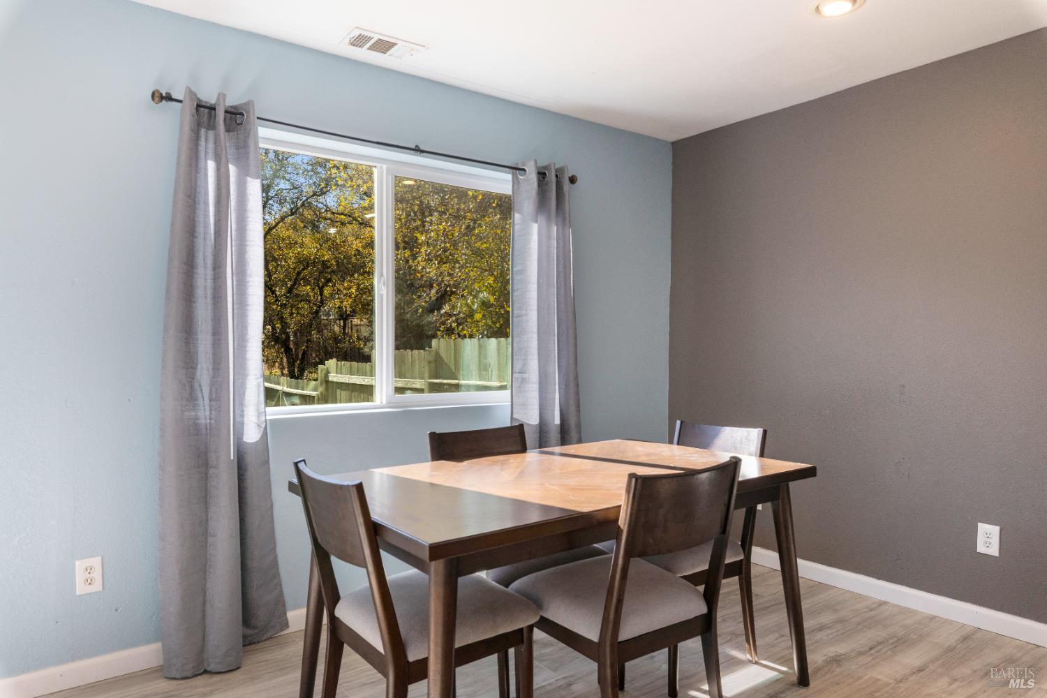 Detail Gallery Image 36 of 37 For 16055 29th Ave, Clearlake,  CA 95422 - 3 Beds | 2/1 Baths