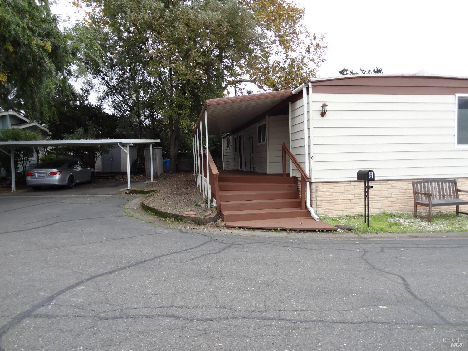 Detail Gallery Image 5 of 7 For 6 Larkspur Pl, Santa Rosa,  CA 95409 - 2 Beds | 2 Baths