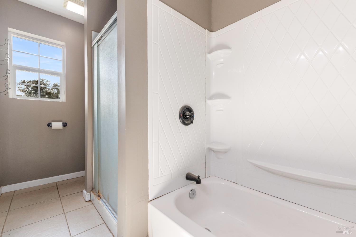 Detail Gallery Image 26 of 37 For 16055 29th Ave, Clearlake,  CA 95422 - 3 Beds | 2/1 Baths