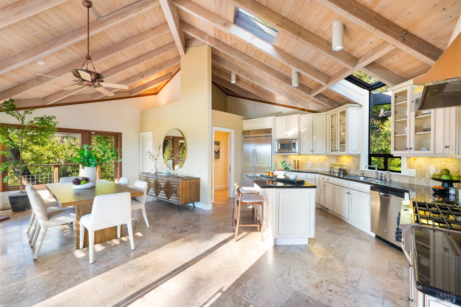 Detail Gallery Image 10 of 39 For 522 Meadowood Ln, Saint Helena,  CA 94574 - 2 Beds | 3 Baths