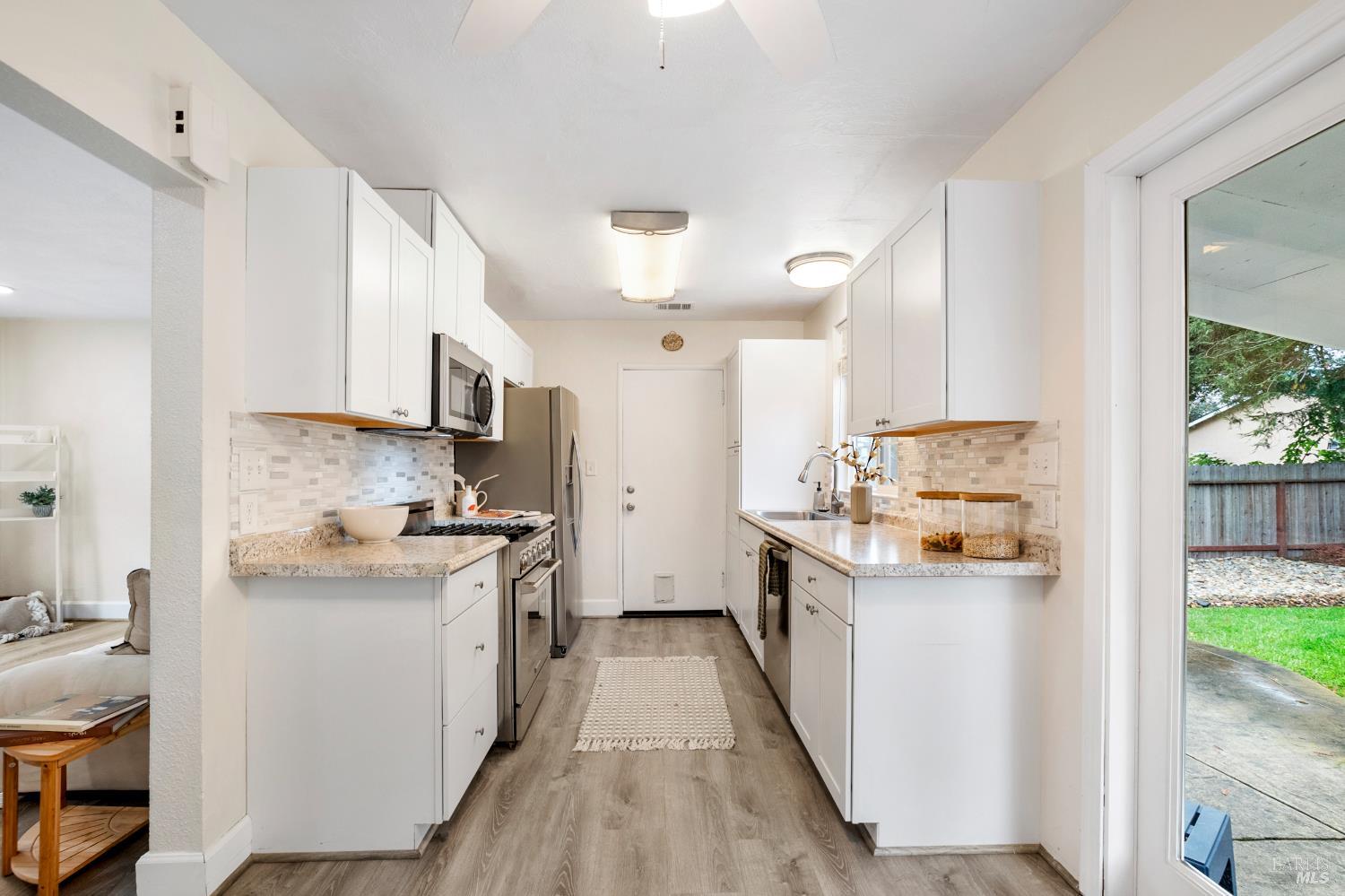 Detail Gallery Image 13 of 28 For 2561 Pacific St, Napa,  CA 94558 - 2 Beds | 1 Baths