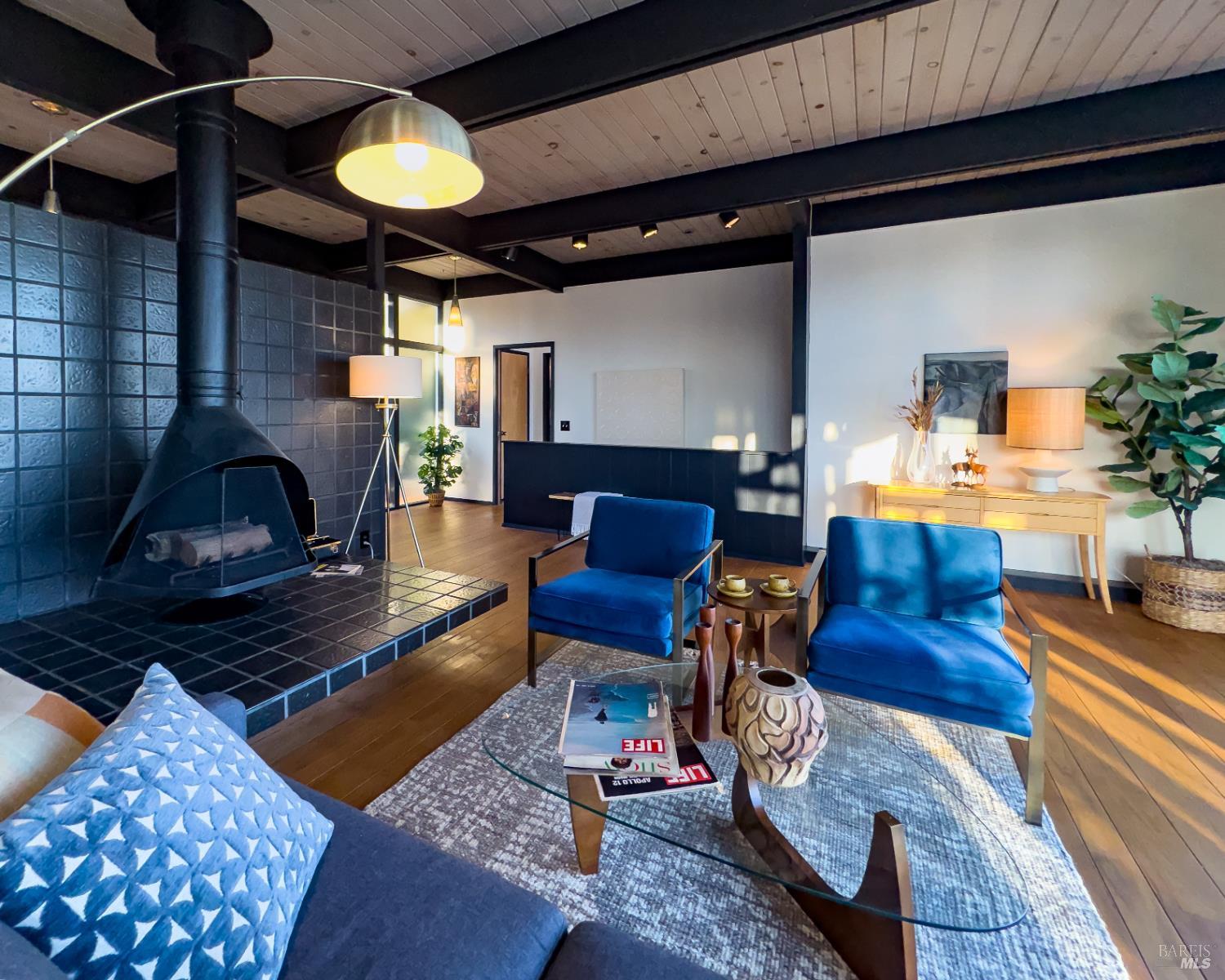 Detail Gallery Image 24 of 51 For 213 Cleveland Ct, Mill Valley,  CA 94941 - 2 Beds | 2 Baths