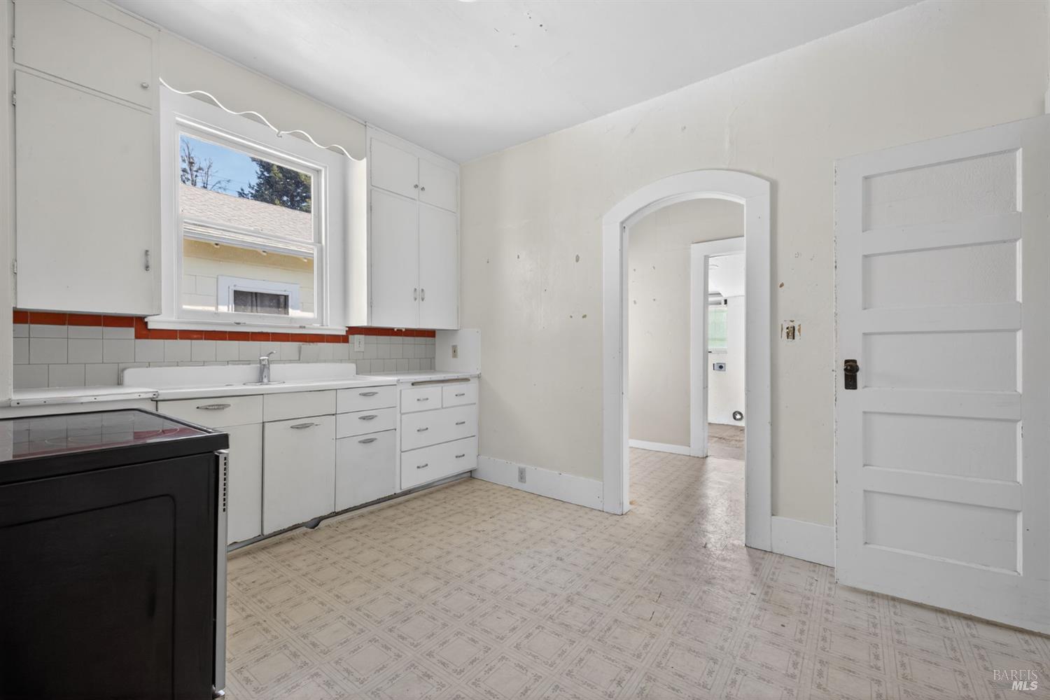 Detail Gallery Image 10 of 32 For 654 Charles St, Santa Rosa,  CA 95404 - 2 Beds | 1 Baths