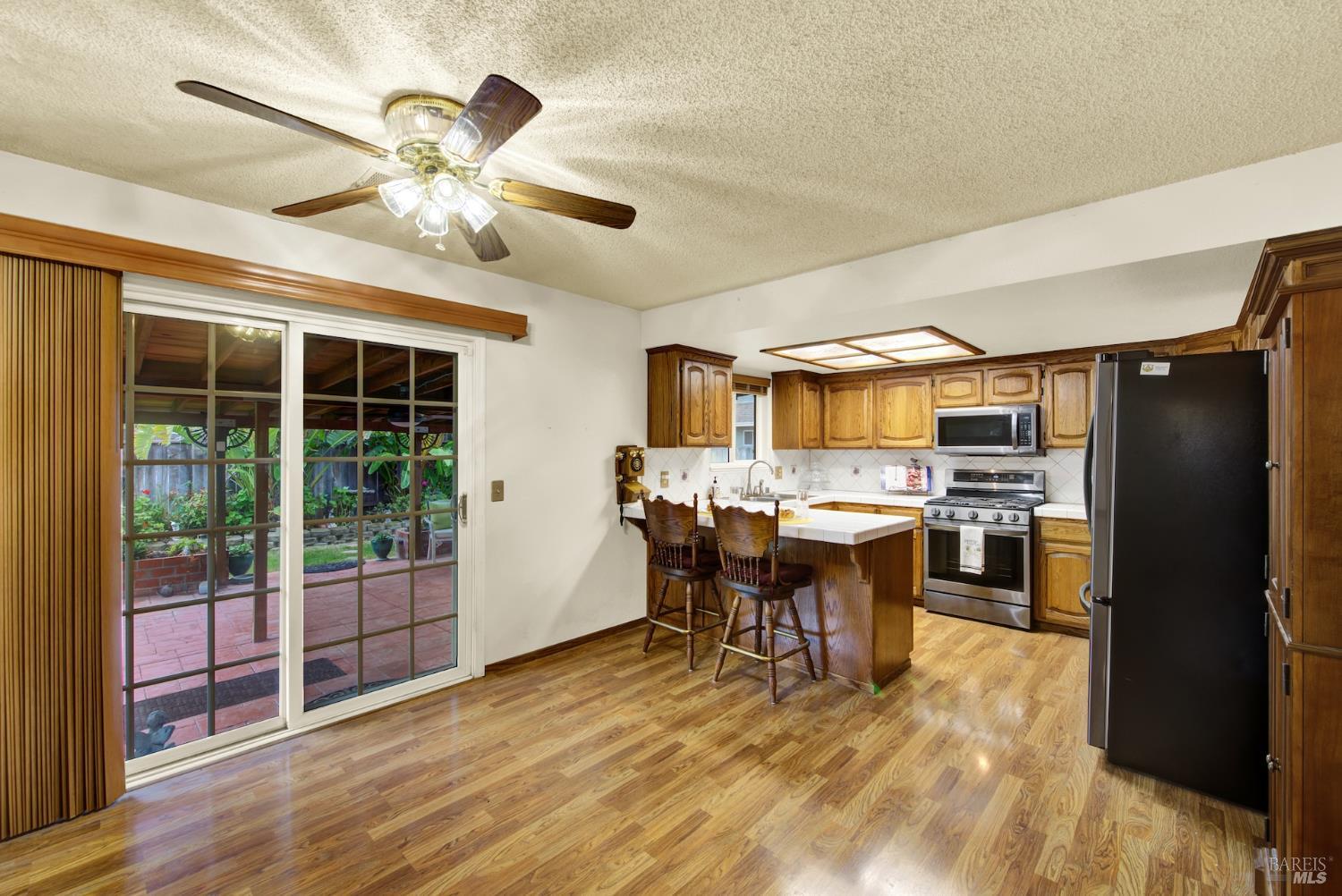 Detail Gallery Image 29 of 78 For 221 Livingston Ave, Vacaville,  CA 95687 - 3 Beds | 2 Baths