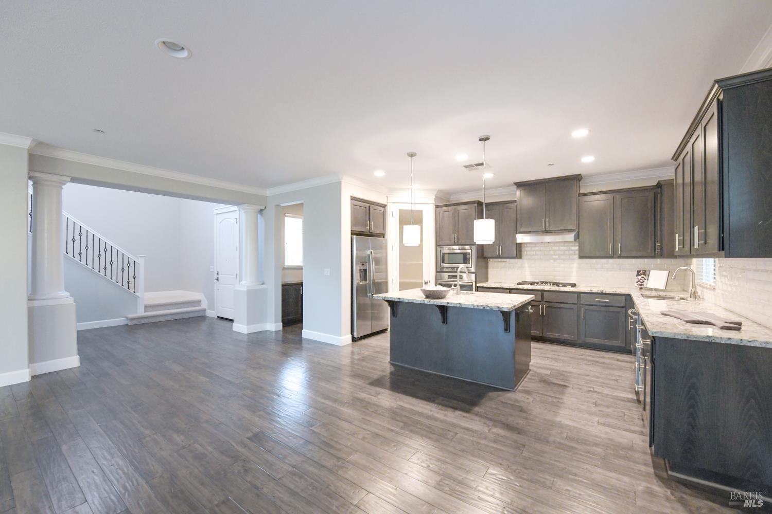 Detail Gallery Image 4 of 33 For 4048 Browns Valley Rd, Napa,  CA 94558 - 4 Beds | 3 Baths