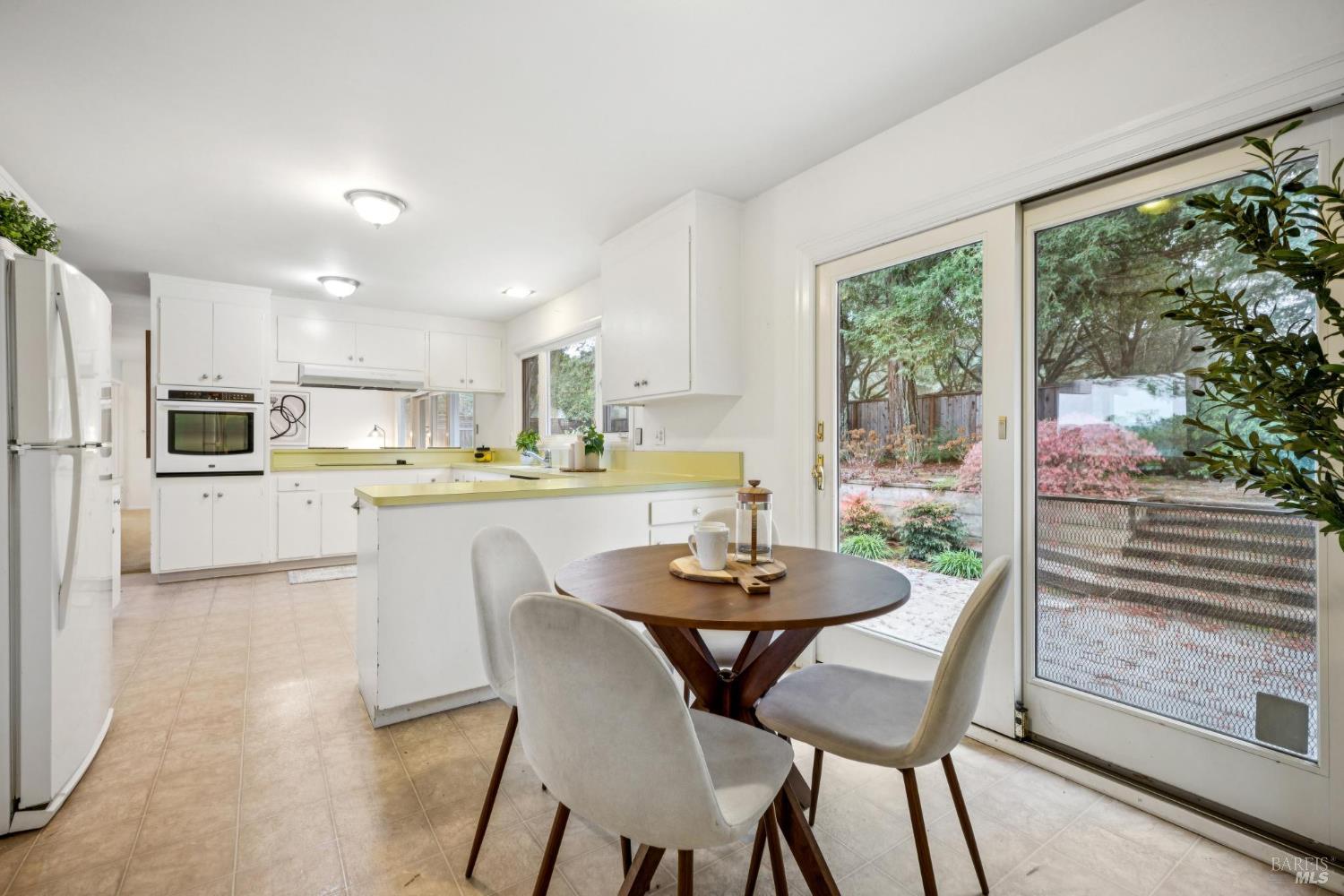 Detail Gallery Image 17 of 42 For 295 Stuyvesant Dr, San Anselmo,  CA 94960 - 4 Beds | 2/1 Baths