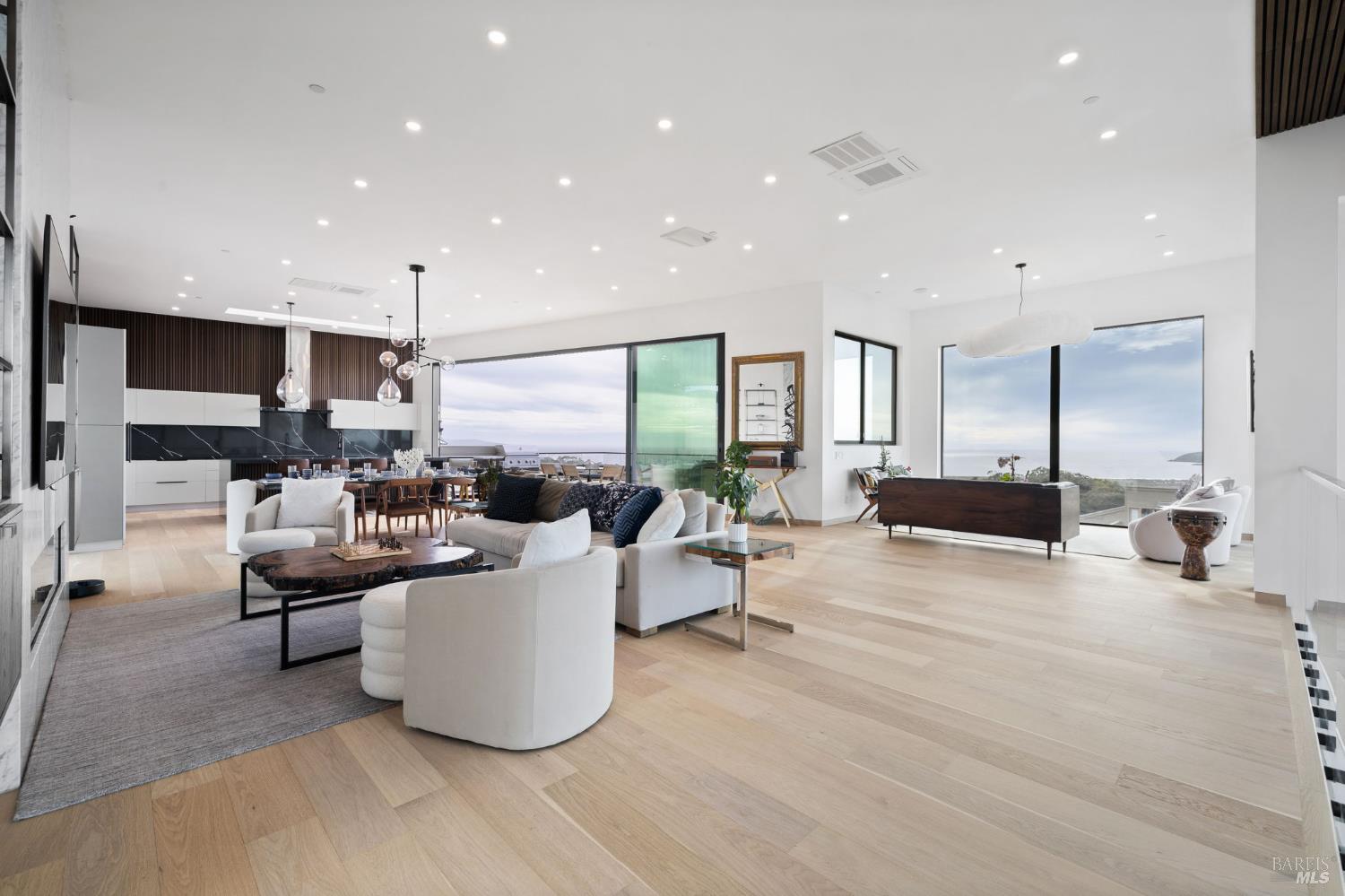 Detail Gallery Image 15 of 95 For 1536 Sea Way, Bodega Bay,  CA 94923 - 4 Beds | 4/1 Baths