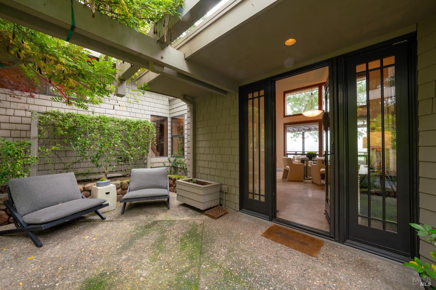 Detail Gallery Image 4 of 39 For 522 Meadowood Ln, Saint Helena,  CA 94574 - 2 Beds | 3 Baths