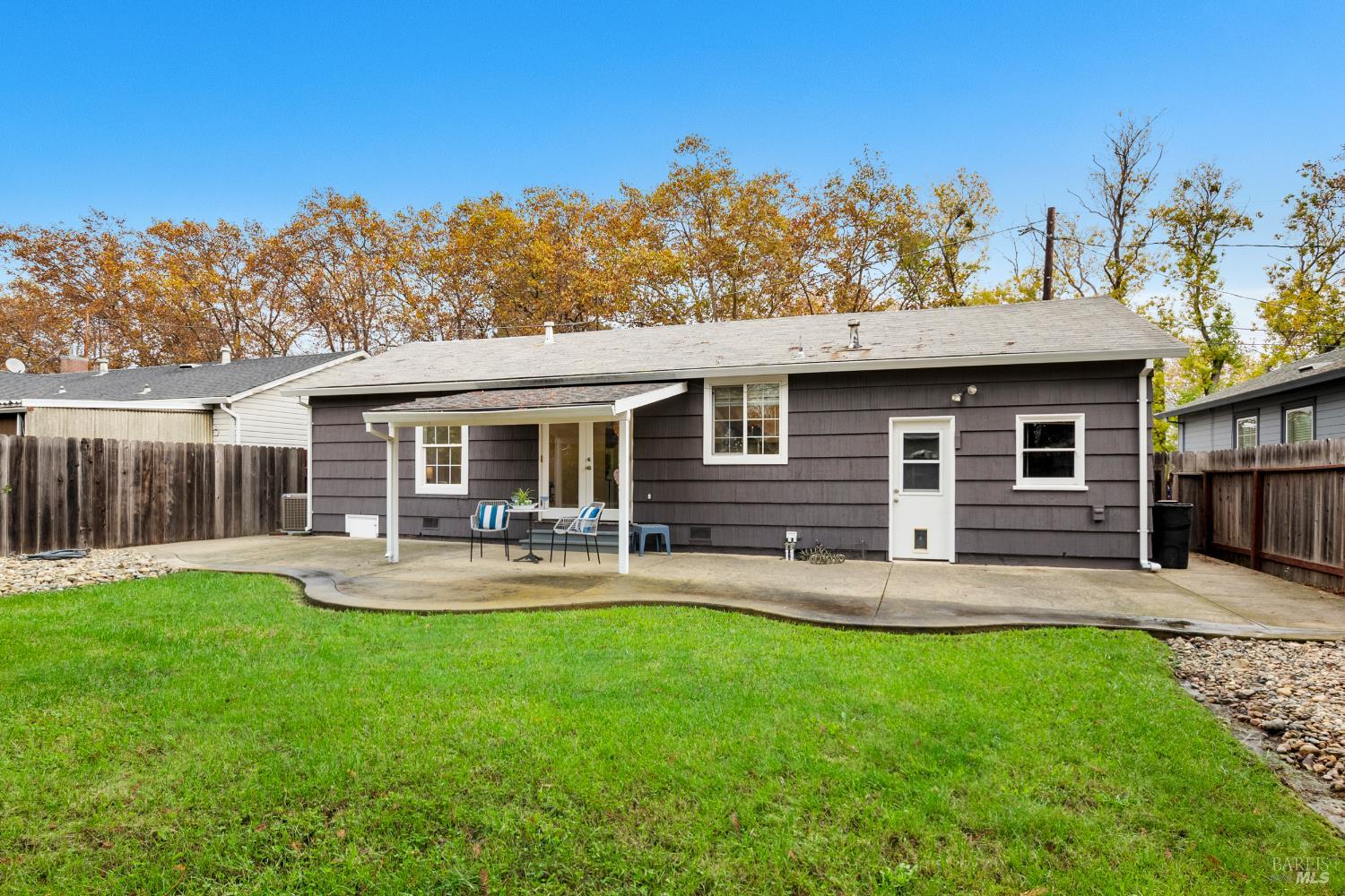 Detail Gallery Image 23 of 28 For 2561 Pacific St, Napa,  CA 94558 - 2 Beds | 1 Baths