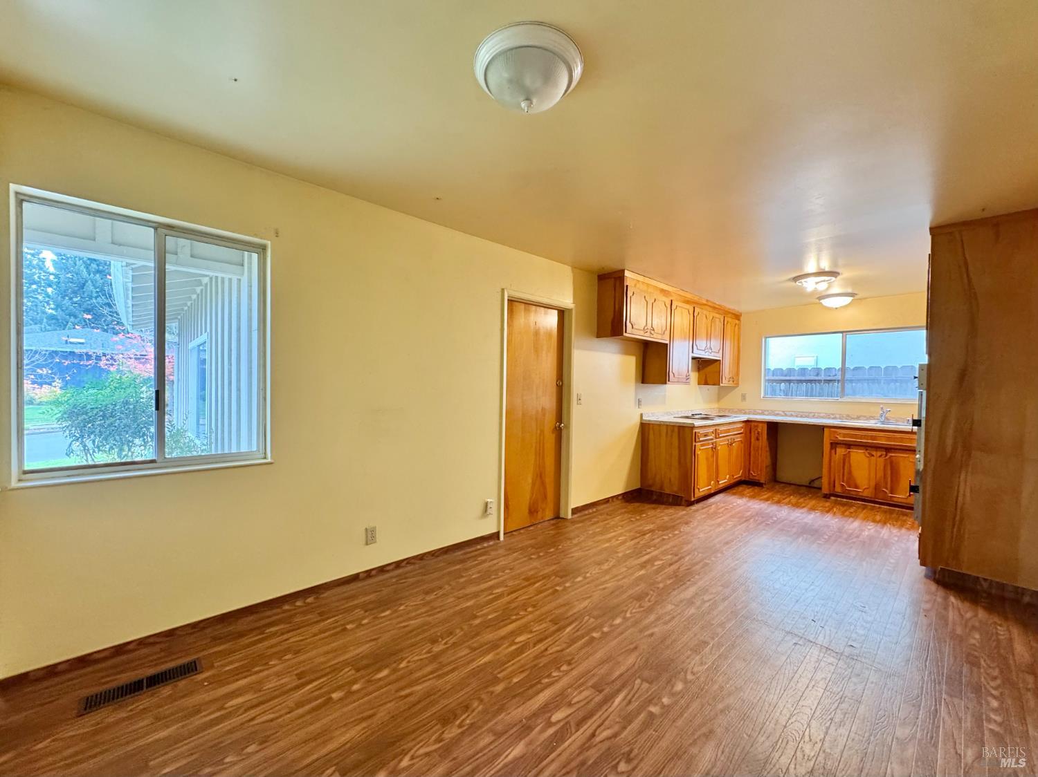 Detail Gallery Image 13 of 31 For 2760 Clifford St, Napa,  CA 94558 - 3 Beds | 2 Baths