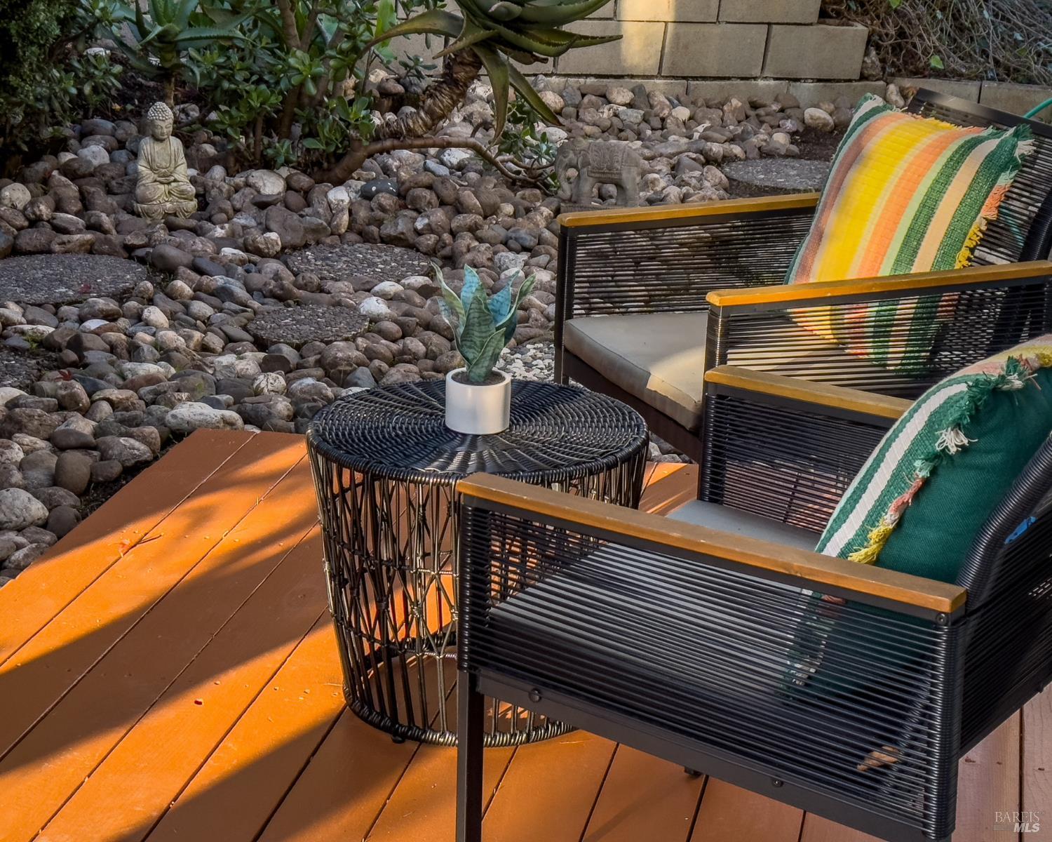 Detail Gallery Image 9 of 51 For 213 Cleveland Ct, Mill Valley,  CA 94941 - 2 Beds | 2 Baths