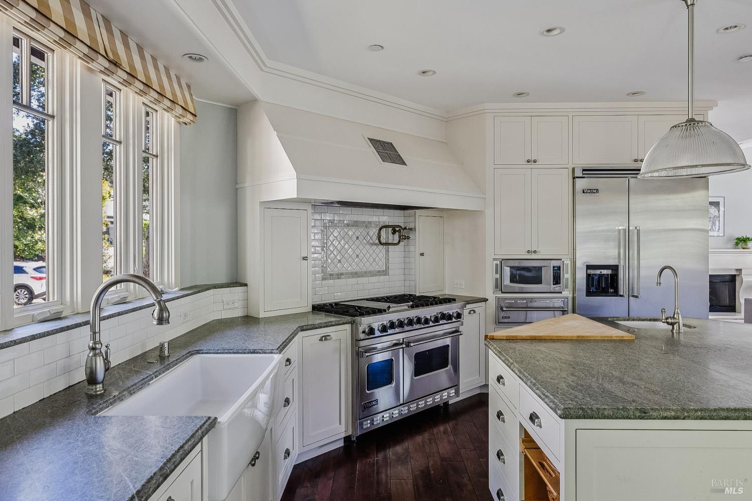 Detail Gallery Image 18 of 58 For 529 Alta Way, Mill Valley,  CA 94941 - 4 Beds | 2/1 Baths