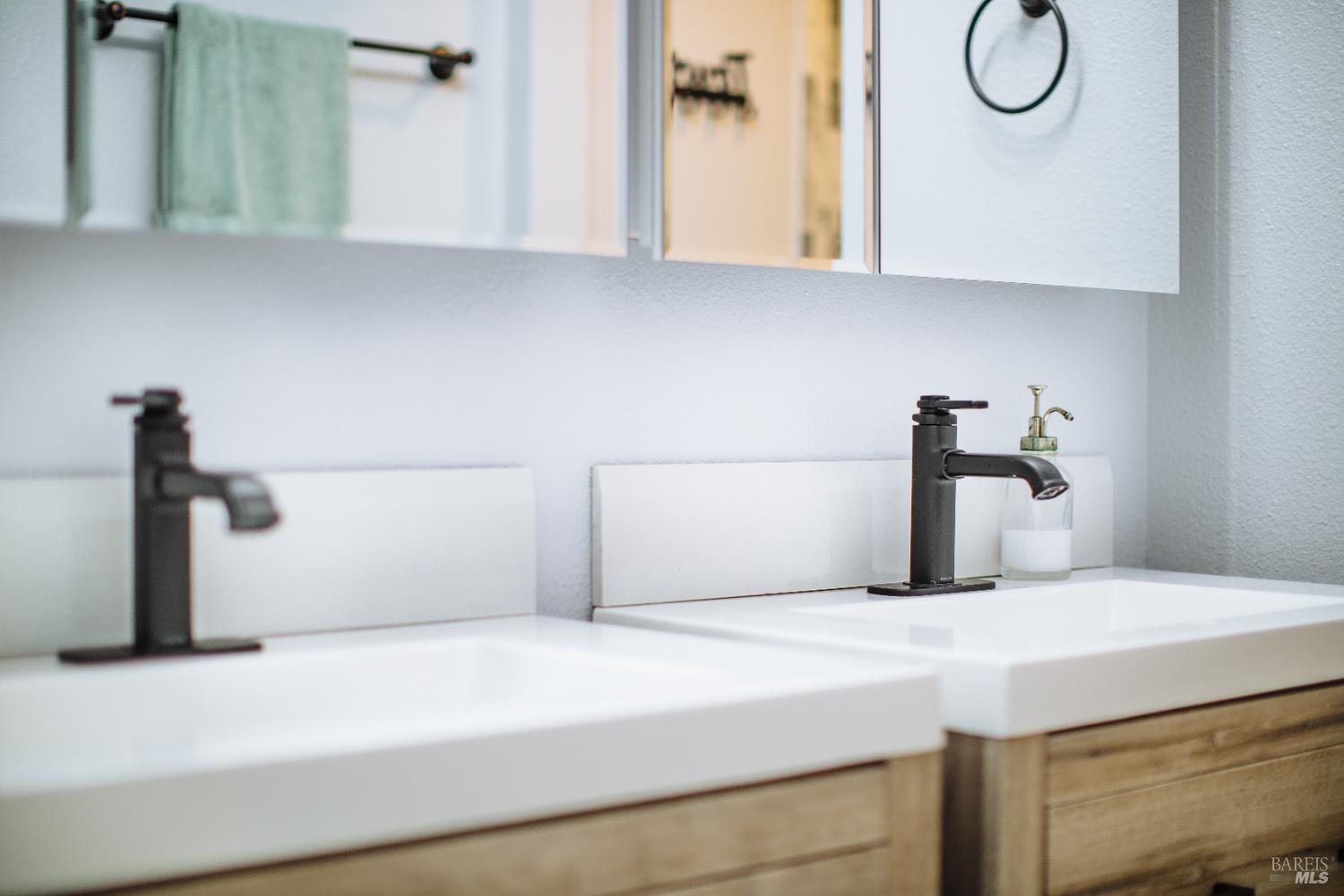 Detail Gallery Image 39 of 53 For 236 Belfiore Ln, Windsor,  CA 95492 - 4 Beds | 3 Baths