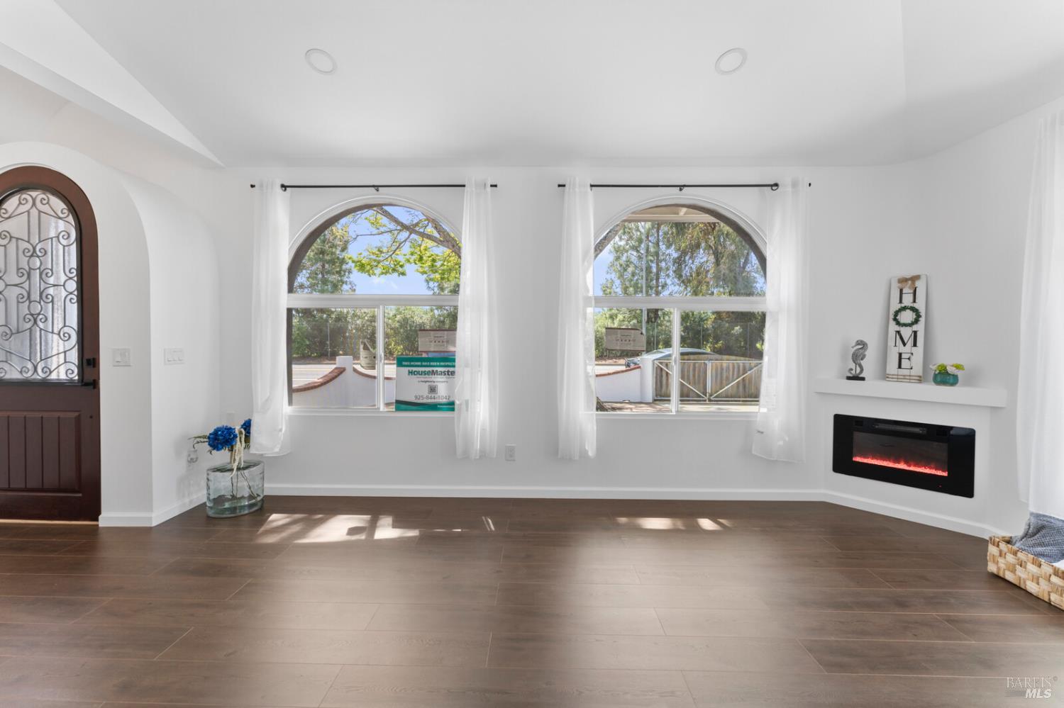 Detail Gallery Image 7 of 71 For 1649 California Dr, Vacaville,  CA 95687 - 5 Beds | 2/1 Baths