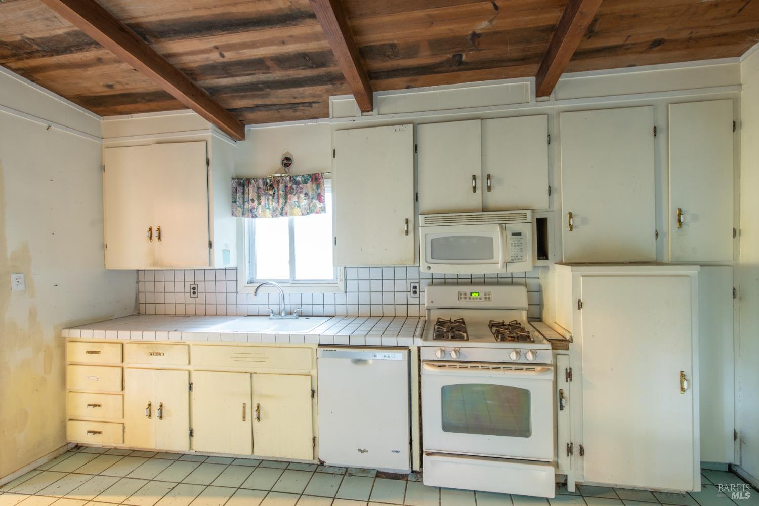 Detail Gallery Image 32 of 77 For 11 Huckleberry Hts, Cazadero,  CA 95421 - 2 Beds | 3 Baths