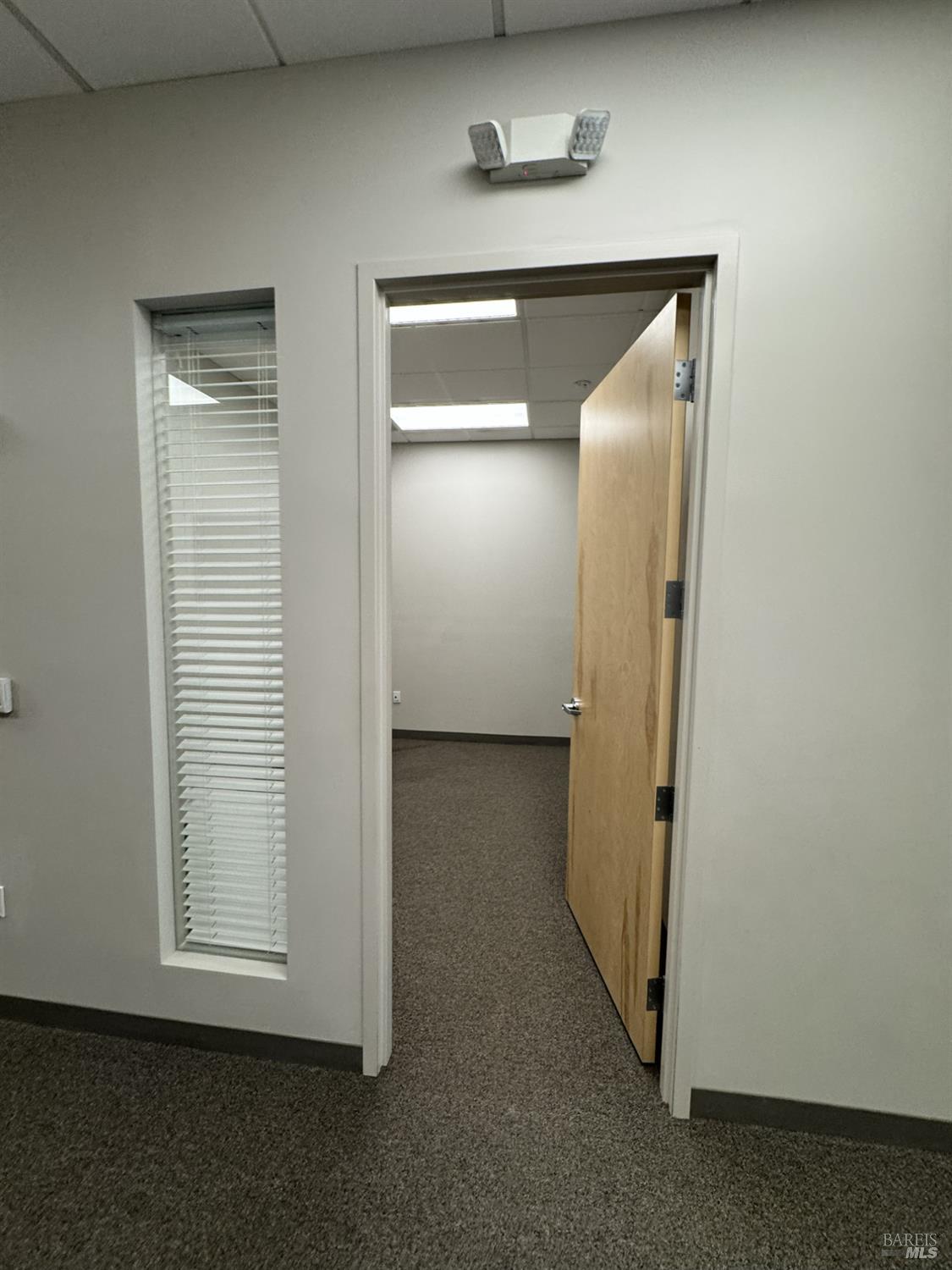 Detail Gallery Image 9 of 12 For 975 Diablo Ave #104,  Novato,  CA 94947 - – Beds | – Baths