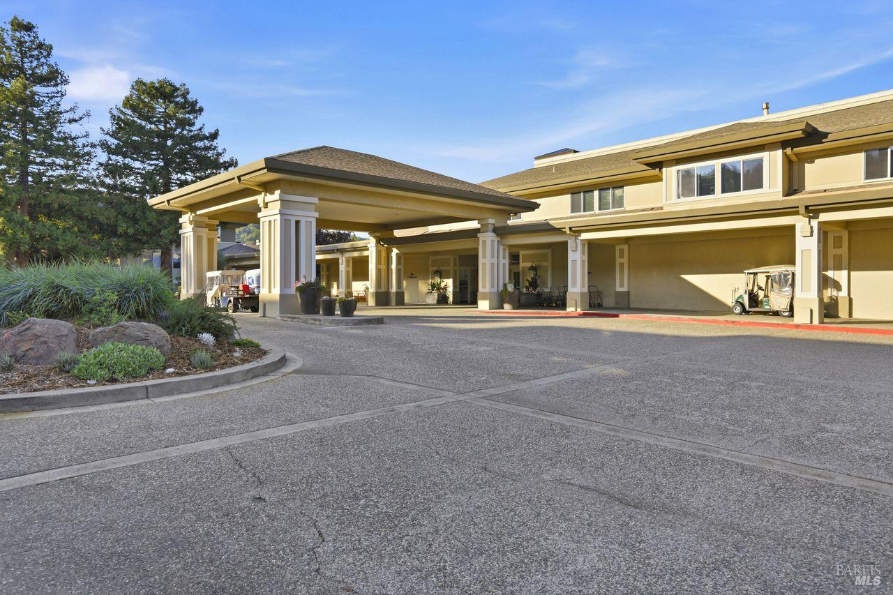 Detail Gallery Image 26 of 33 For 400 Deer Valley Rd 2f,  San Rafael,  CA 94903 - 2 Beds | 2 Baths