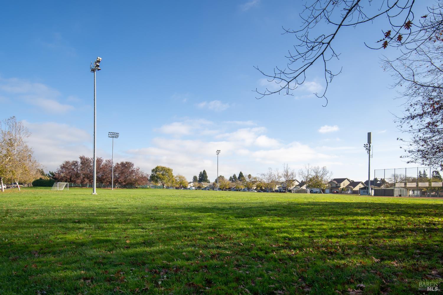 Detail Gallery Image 44 of 48 For 1416 Middlebrook Way, Rohnert Park,  CA 94928 - 3 Beds | 2 Baths