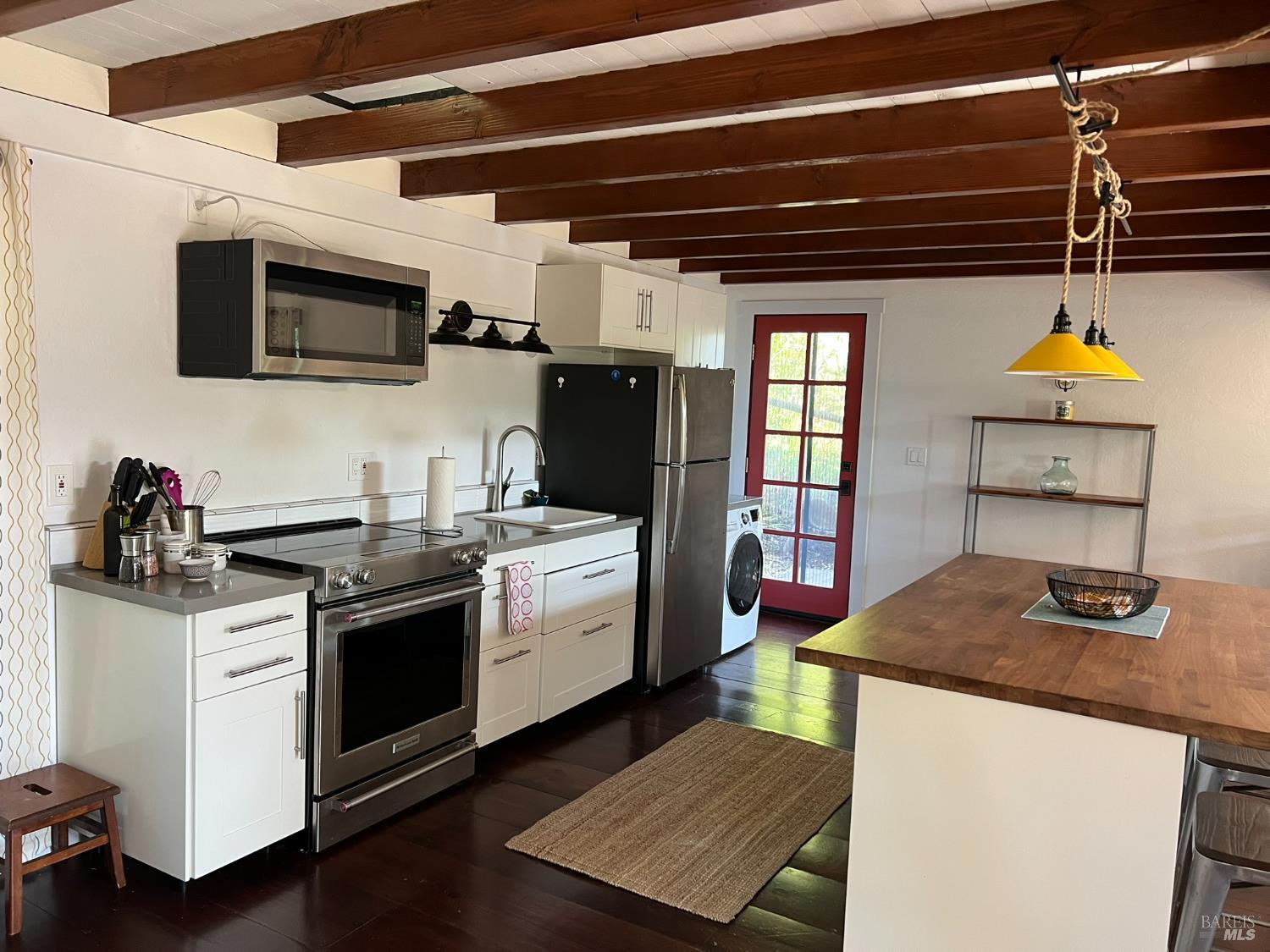 Detail Gallery Image 10 of 15 For 221 D St, San Rafael,  CA 94901 - 4 Beds | 3 Baths