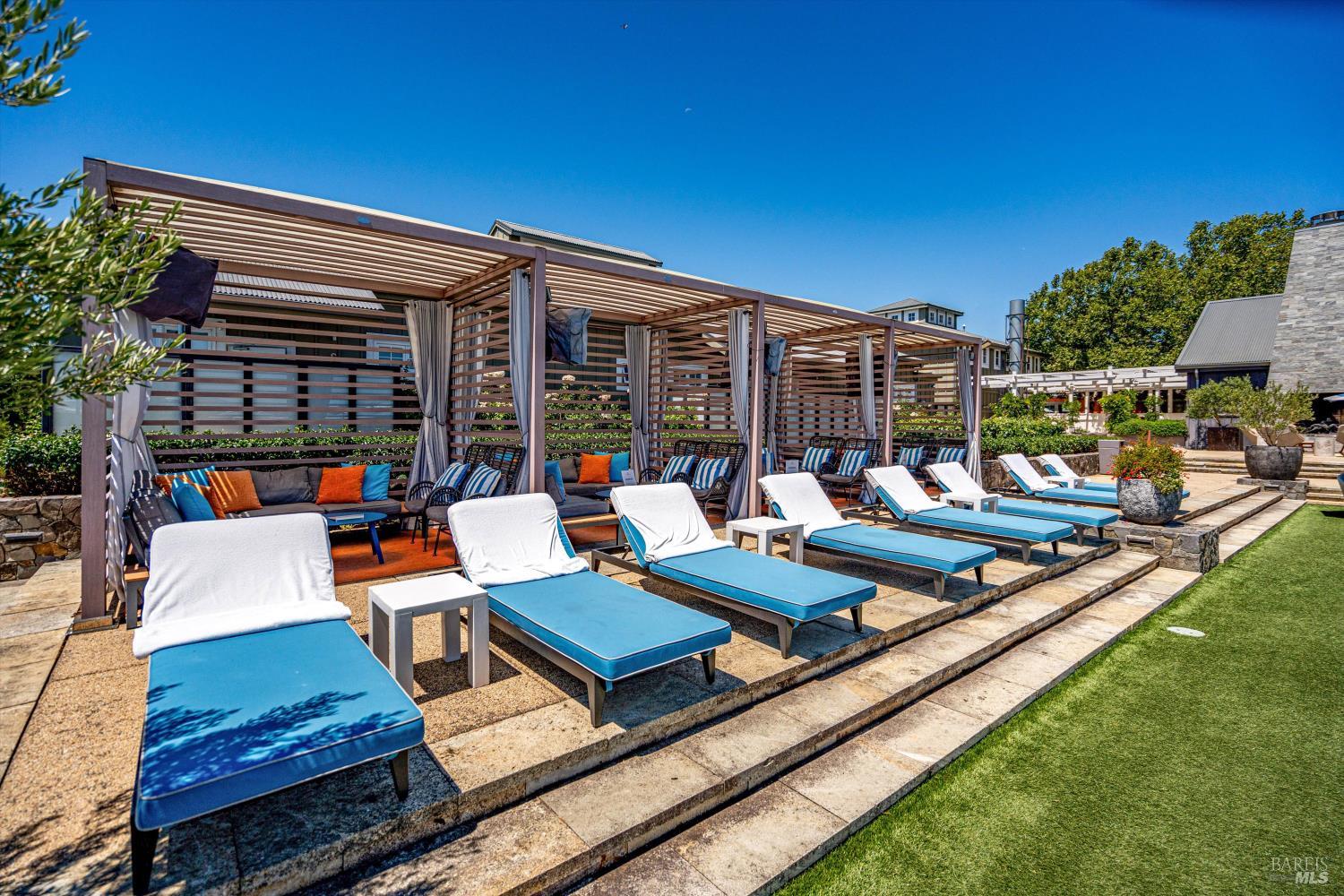 Detail Gallery Image 67 of 86 For 4044 Sonoma Hwy #14,  Napa,  CA 94559 - 2 Beds | 2/1 Baths