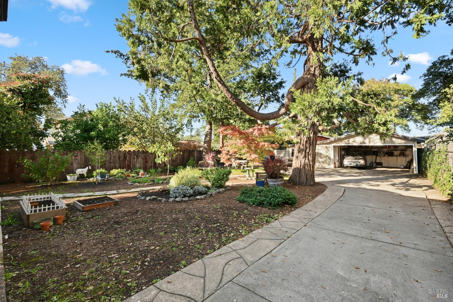 Detail Gallery Image 44 of 52 For 735 Carr Ave, Santa Rosa,  CA 95404 - 3 Beds | 2 Baths