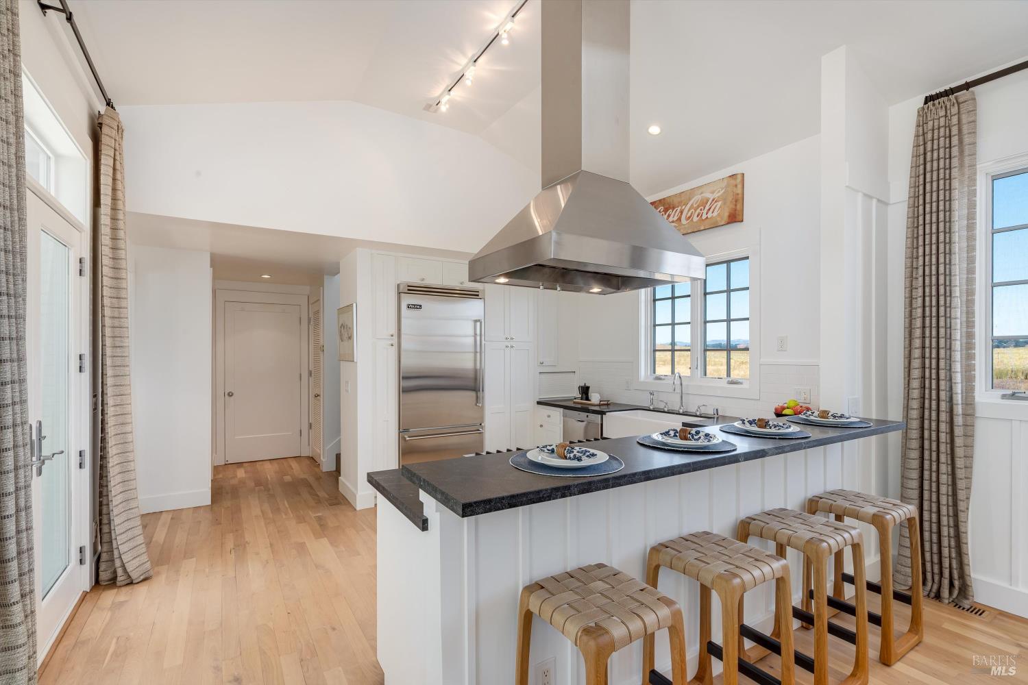 Detail Gallery Image 2 of 86 For 4044 Sonoma Hwy #14,  Napa,  CA 94559 - 2 Beds | 2/1 Baths