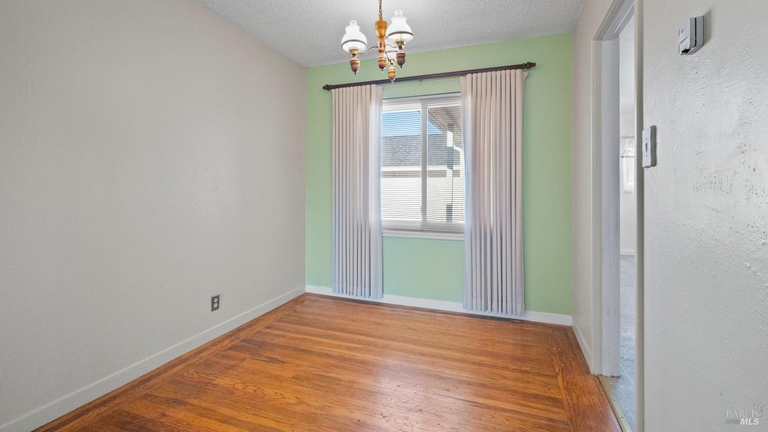 Detail Gallery Image 9 of 33 For 531 Pomona St, San Lorenzo,  CA 94580 - 3 Beds | 1 Baths