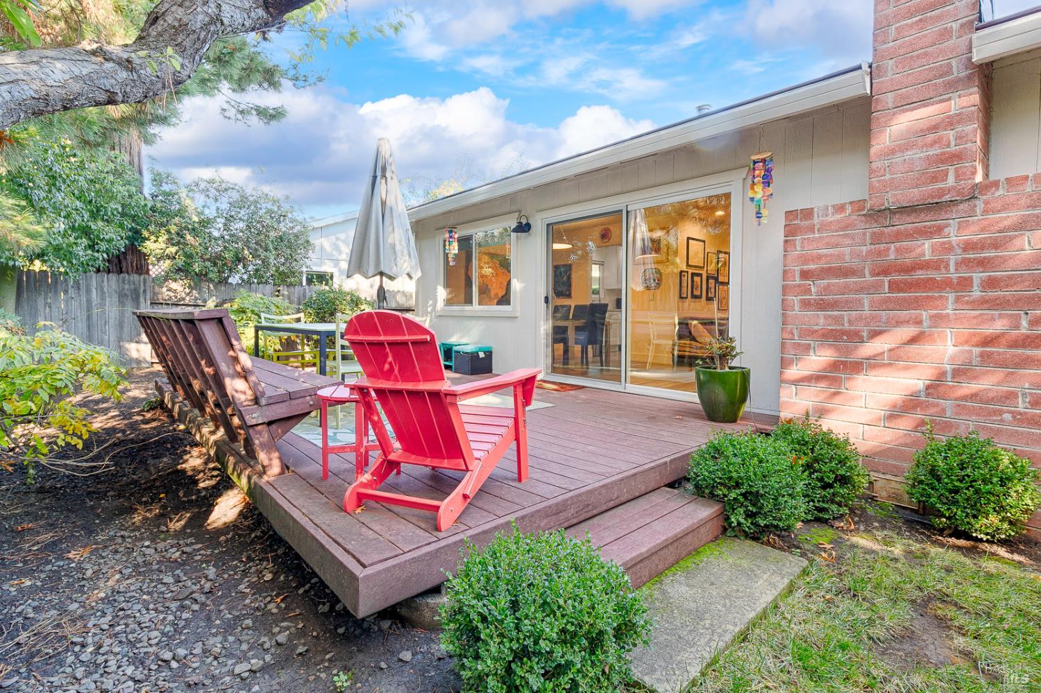 Detail Gallery Image 25 of 31 For 1927 Calavaras Dr, Santa Rosa,  CA 95405 - 3 Beds | 2 Baths