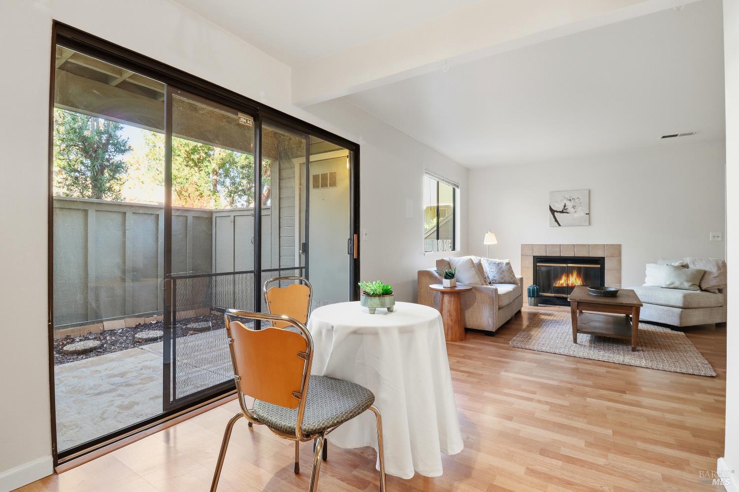 Detail Gallery Image 13 of 35 For 458 Bernice Ln, Sonoma,  CA 95476 - 2 Beds | 2 Baths