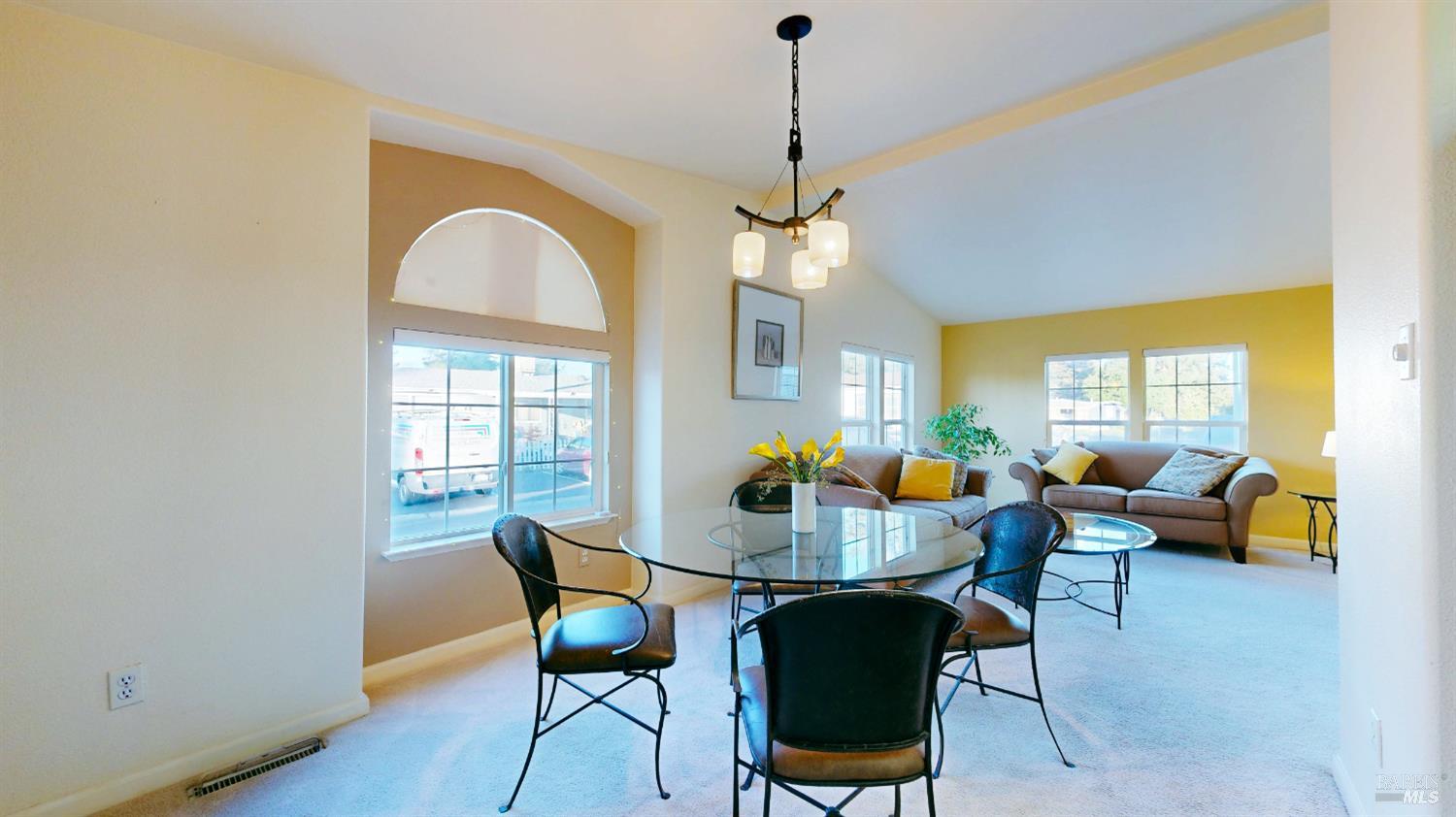 Detail Gallery Image 14 of 51 For 526 Mendocino Dr, Petaluma,  CA 94954 - 2 Beds | 2 Baths