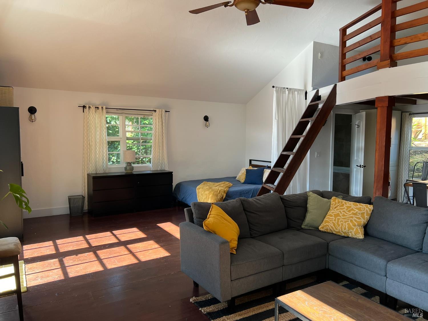 Detail Gallery Image 15 of 15 For 221 D St, San Rafael,  CA 94901 - 4 Beds | 3 Baths