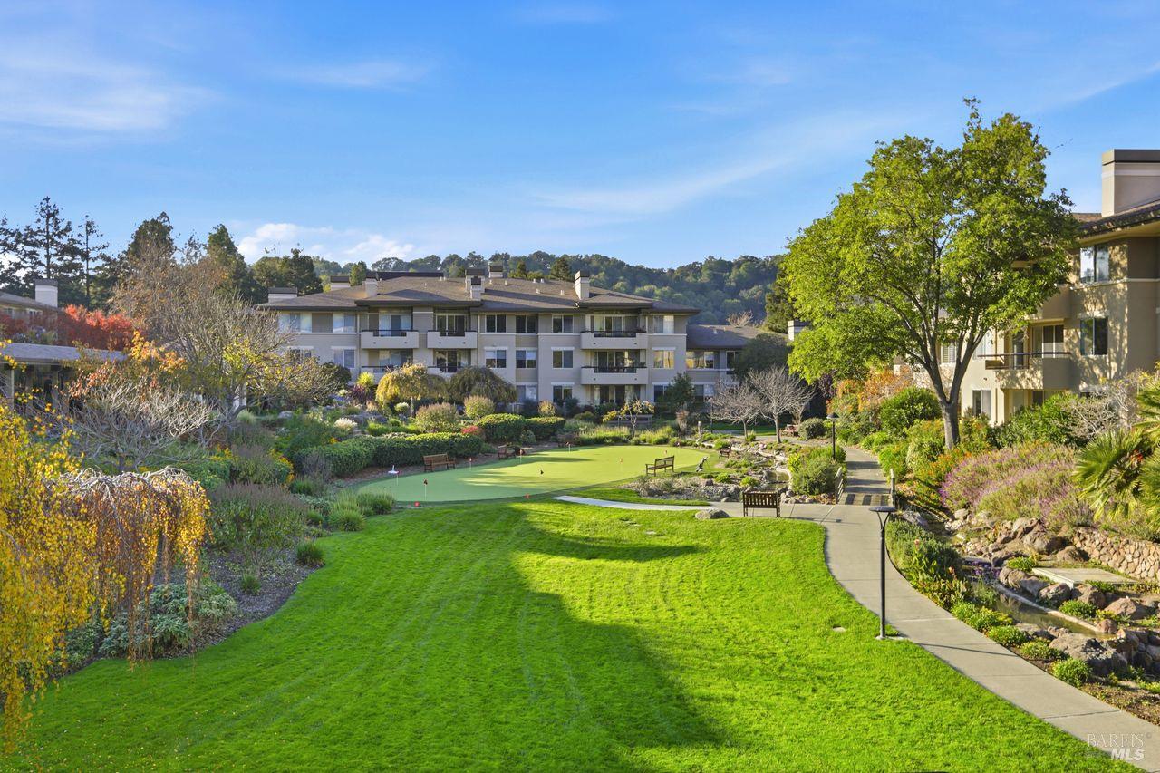 Detail Gallery Image 31 of 33 For 400 Deer Valley Rd 2f,  San Rafael,  CA 94903 - 2 Beds | 2 Baths