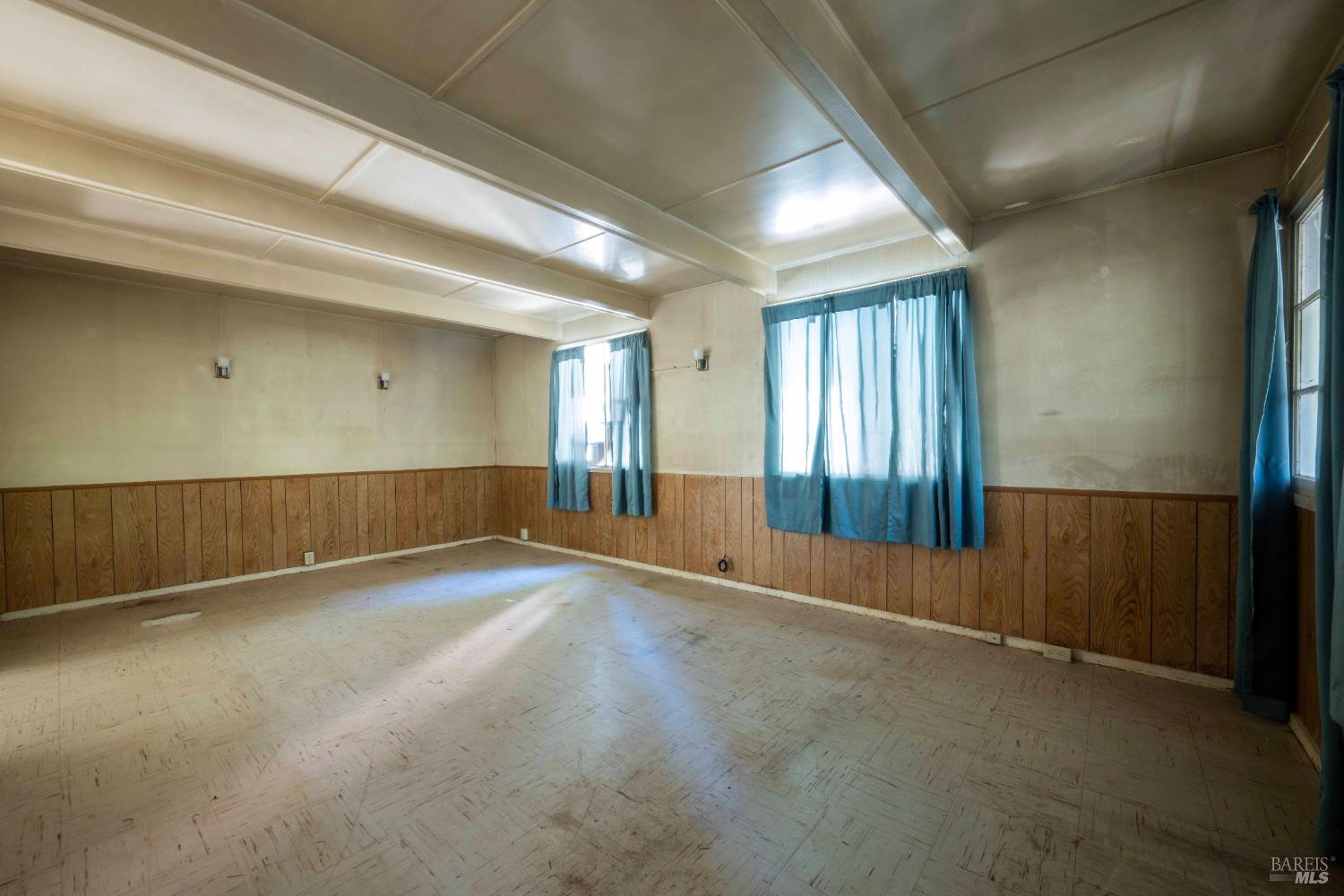 Detail Gallery Image 3 of 20 For 17390 Riverside Dr, Guerneville,  CA 95446 - 2 Beds | 1 Baths