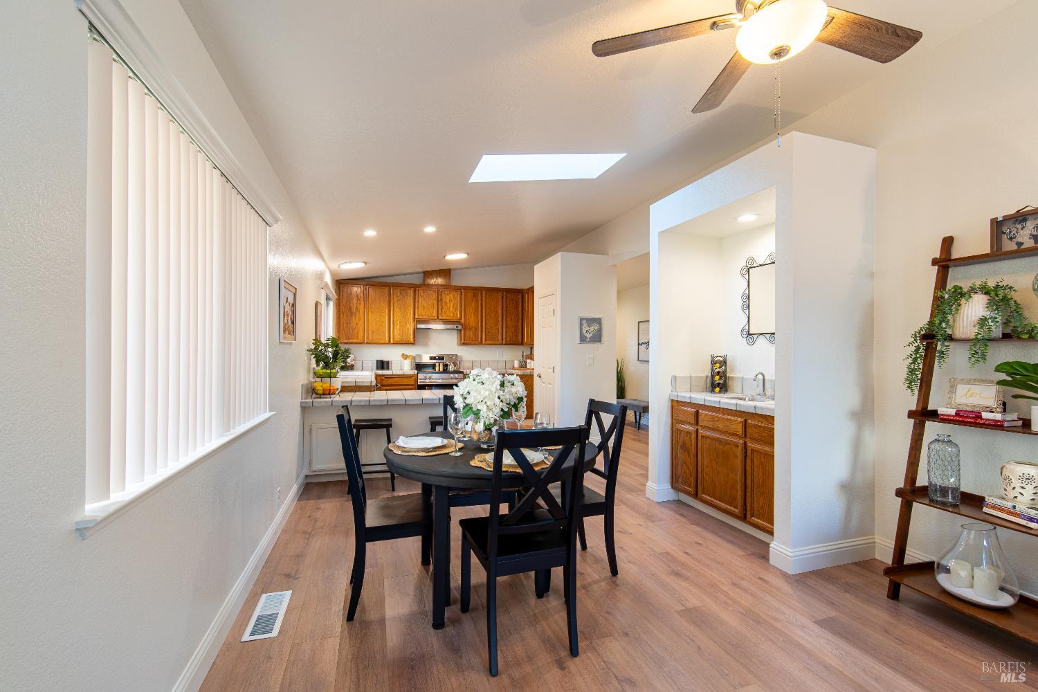 Detail Gallery Image 17 of 48 For 1416 Middlebrook Way, Rohnert Park,  CA 94928 - 3 Beds | 2 Baths