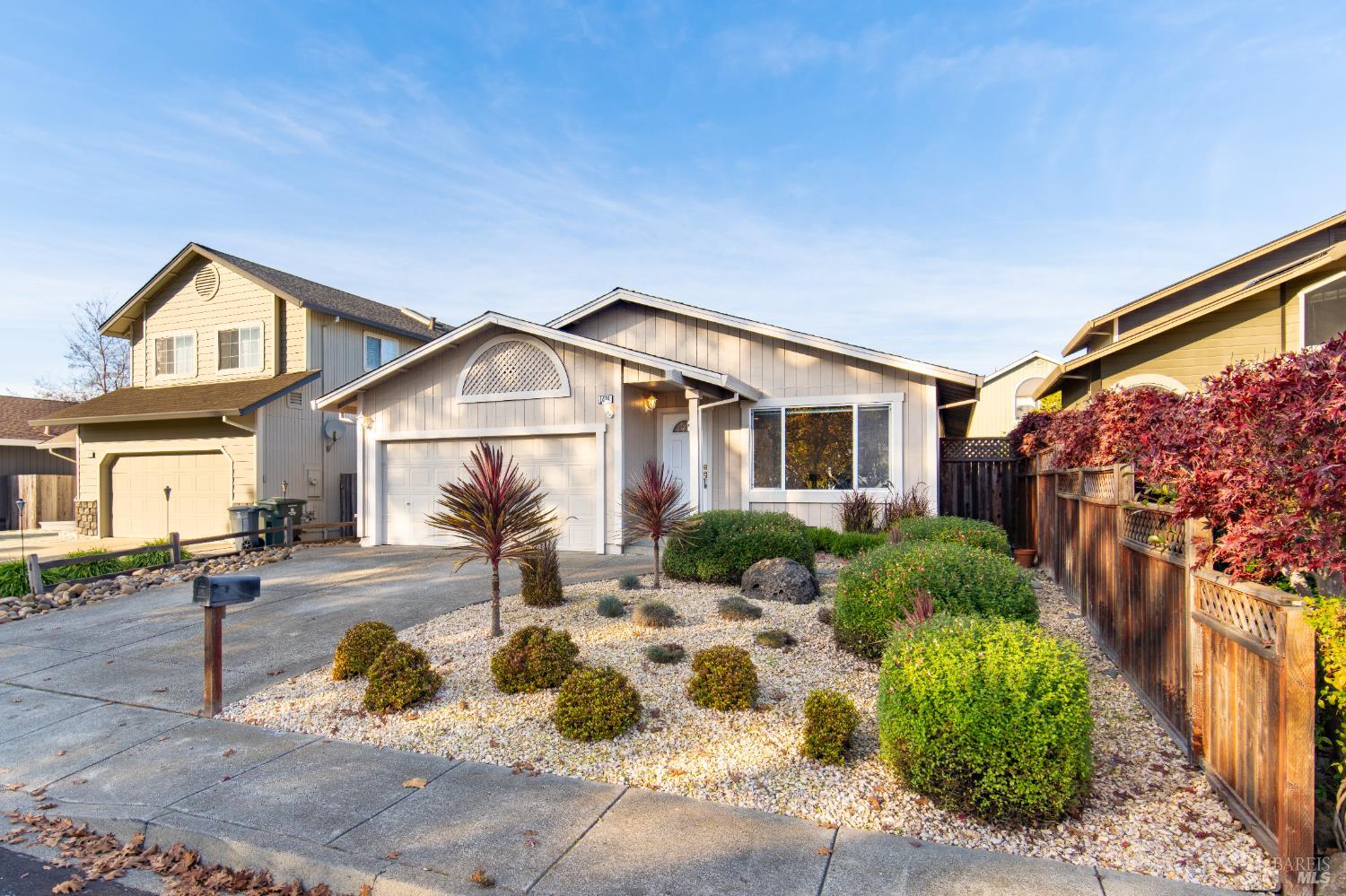 Detail Gallery Image 2 of 48 For 1416 Middlebrook Way, Rohnert Park,  CA 94928 - 3 Beds | 2 Baths