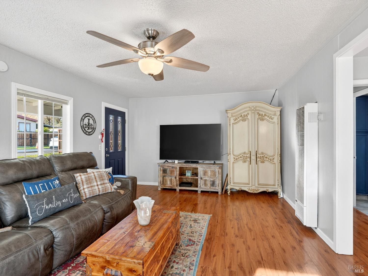 Detail Gallery Image 3 of 15 For 1741 Adams St, Ukiah,  CA 95482 - 2 Beds | 1 Baths