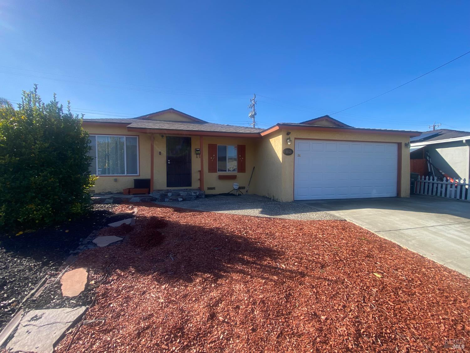 Detail Gallery Image 2 of 23 For 1959 Griffin Dr, Vallejo,  CA 94589 - 3 Beds | 2 Baths