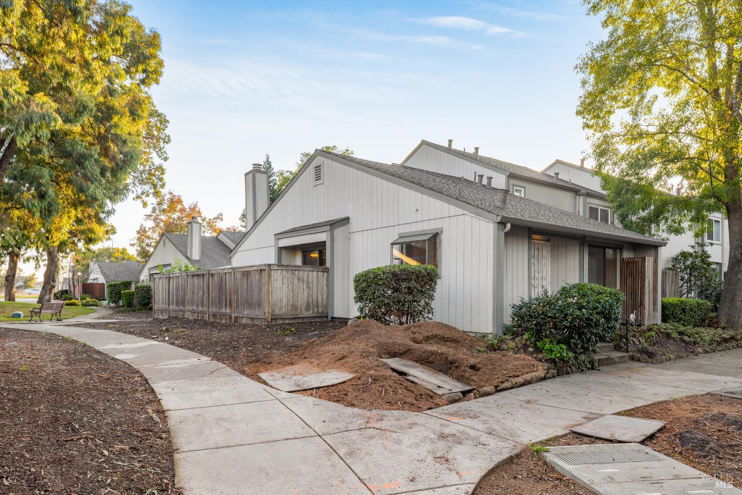 Detail Gallery Image 16 of 18 For 2312 Cross Ave, Santa Rosa,  CA 95401 - 2 Beds | 2 Baths
