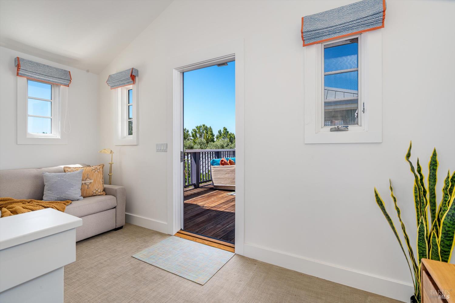 Detail Gallery Image 43 of 86 For 4044 Sonoma Hwy #14,  Napa,  CA 94559 - 2 Beds | 2/1 Baths