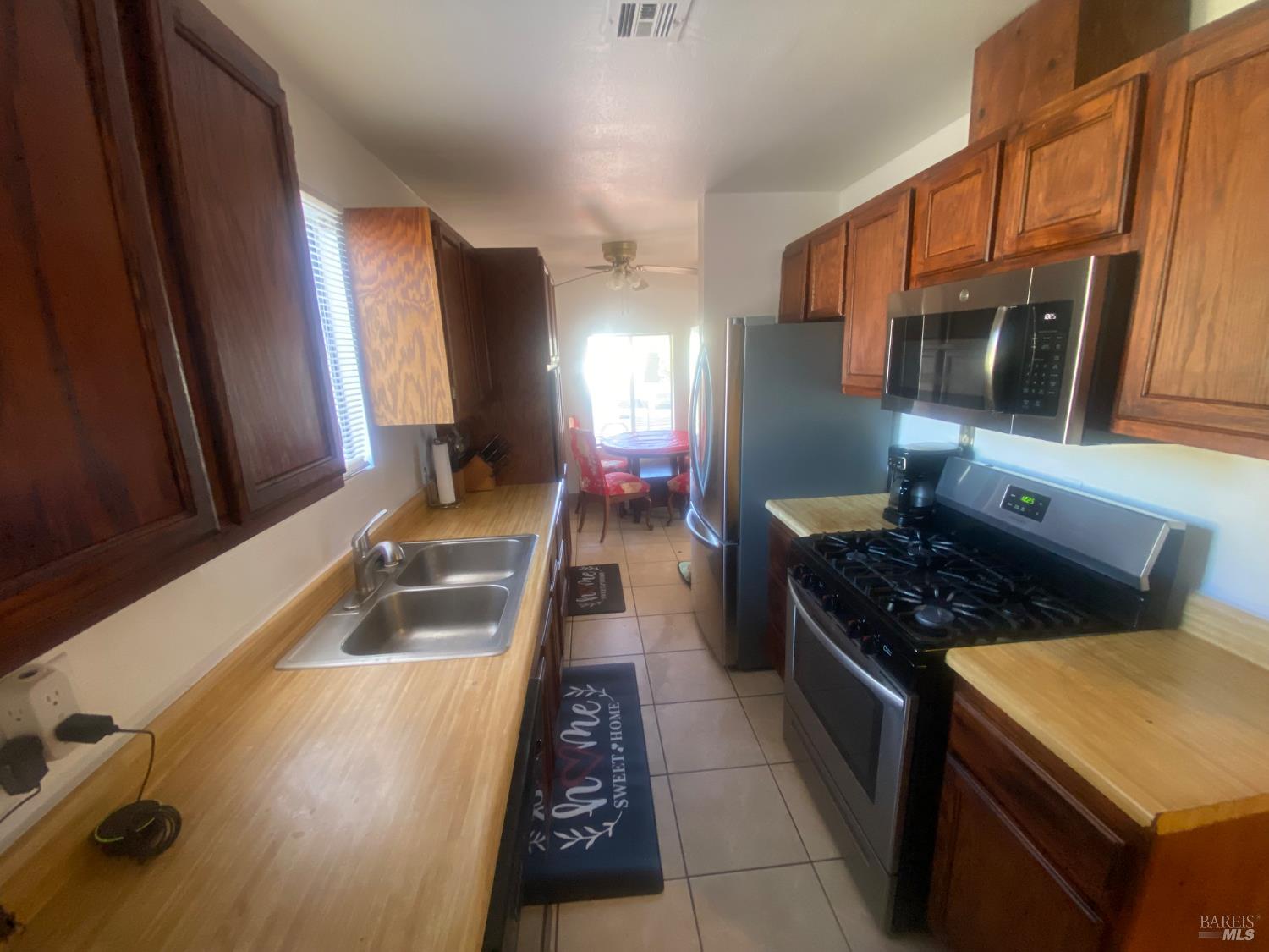 Detail Gallery Image 6 of 23 For 1959 Griffin Dr, Vallejo,  CA 94589 - 3 Beds | 2 Baths